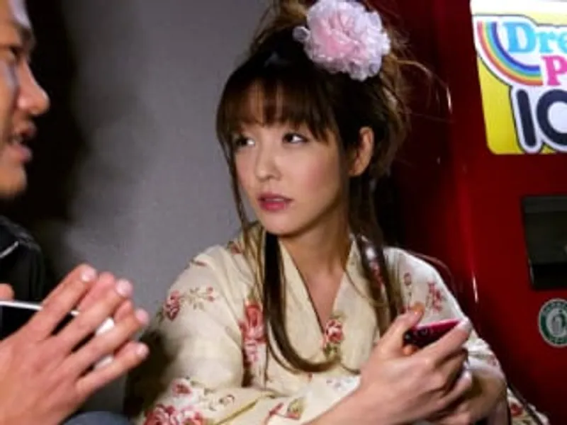 Giận anh xã bỏ ra ngoài đường, bà xã dễ dãi về nhà trai lạ để "tâm sự"