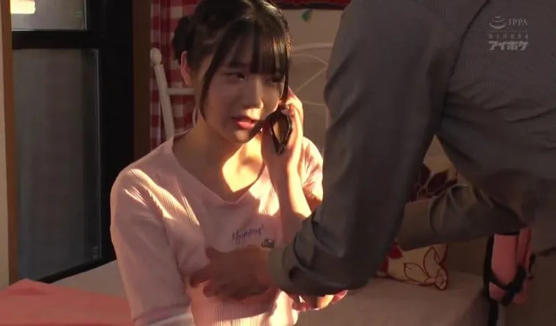 Bố dượng phát hiện cô con gái riêng của vợ yêu là diễn viên jav