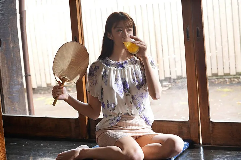 Mùa hè buồn chán ở quê đụ vợ yêu nhà sát bên thiếu thốn vì lấy anh xã già