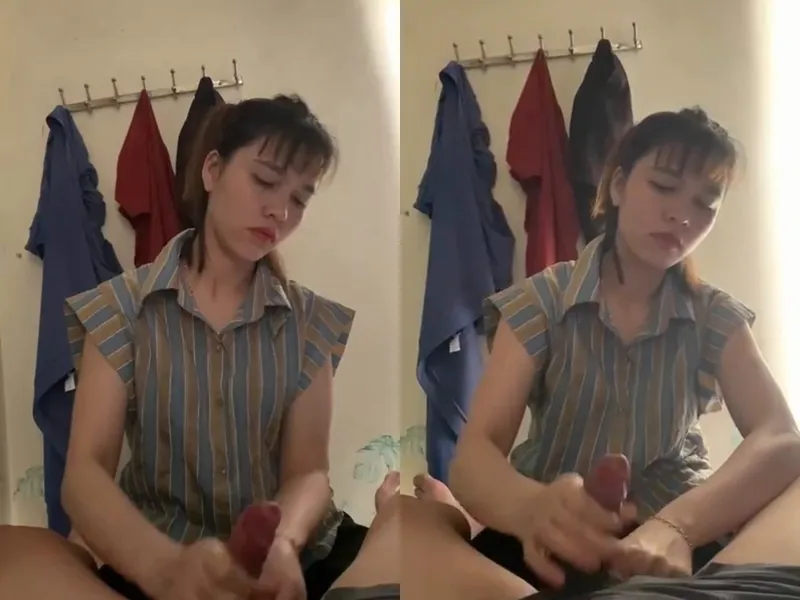 Anh trai đi vắng, ép người yêu của anh trai sục chuối xuất tinh